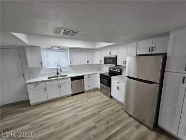 Main picture of 1083 E Calvada Blvd