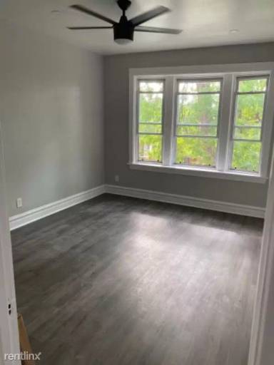 Main picture of 3229 N Hamlin Ave