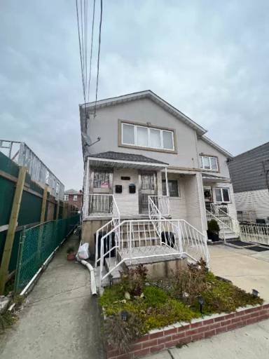 Main picture of 1007 127th St