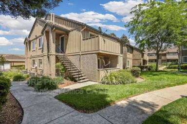 Main picture of 1127 Lakeview Cir