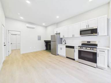 Main picture of 2018 Spring Garden St