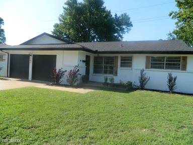 Main picture of 707 E 26th St