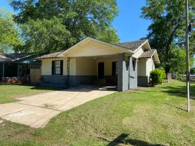 Main picture of 802 E 4th St