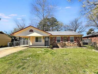 Main picture of 5075 Applewood Dr