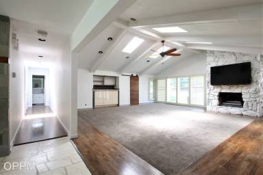 Main picture of 962 S 94th St