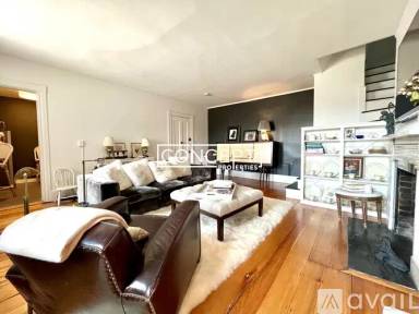 Main picture of 2 Joy St