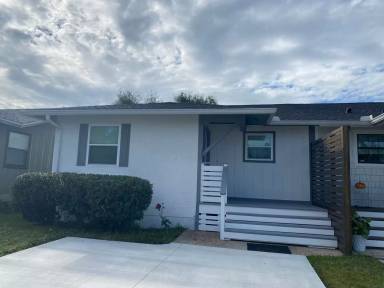Main picture of 1021 W 11th Ct