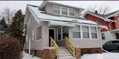 Main picture of 1912 Parkdale Ave