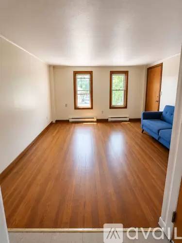 Main picture of 1187 Putnam Pike