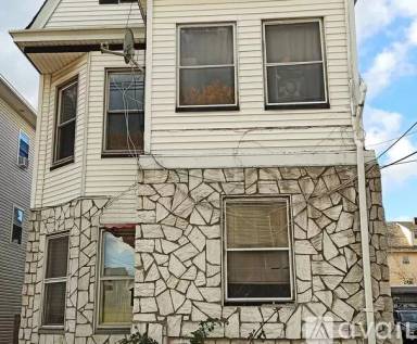 Main picture of 65 Bloomfield Ave