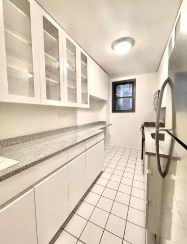 Main picture of 333 E 49th St Apartments