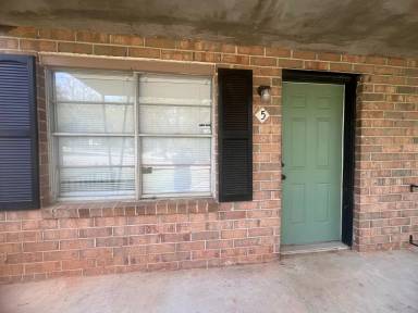 Main picture of 206 S Charleston St