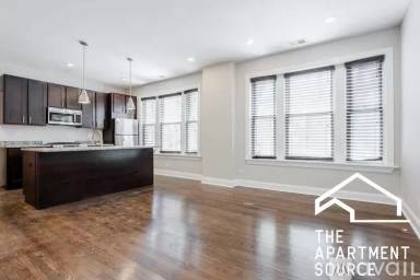 Main picture of 2556 W Argyle St