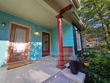 Main picture of 1400 SE 30th Ave