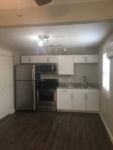 Main picture of 320 E Main St