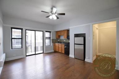 Main picture of 4555 N Malden St