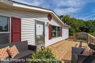 Main picture of 1213 Spruce Dr