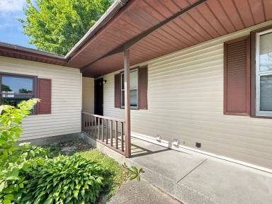 Main picture of 1451 Beckwith View Ave NE