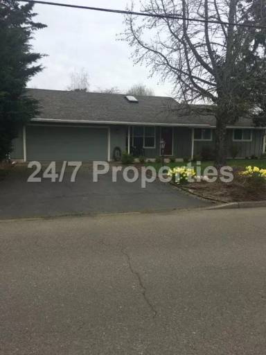 Main picture of 219 Shirley St