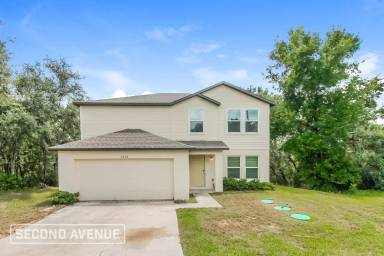 Main picture of 6936 N Deer Pt