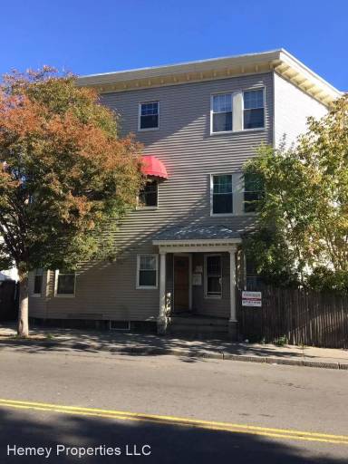 Main picture of 390 Geneva Ave