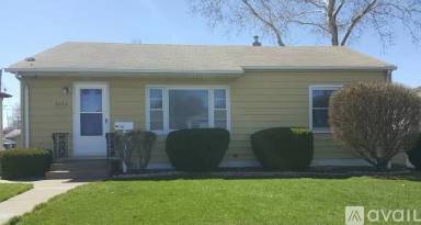 Main picture of 2034 N Lincoln Ave