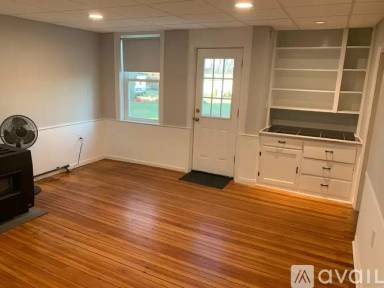 Main picture of 466 Lower Ln