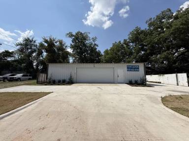 Main picture of 515 N Houston Ave
