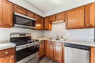 Main picture of 4036-4056 Carlton Ave - 4056-D