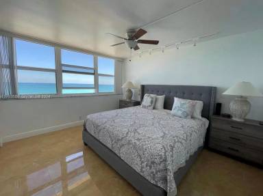 Main picture of La Mer Estates Condo