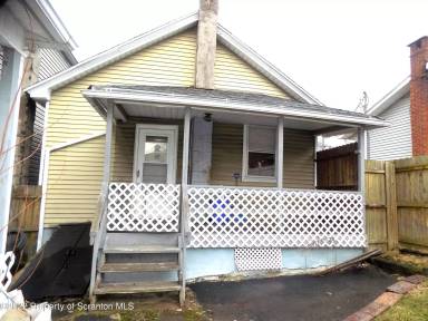 Main picture of 525 E Lackawanna St