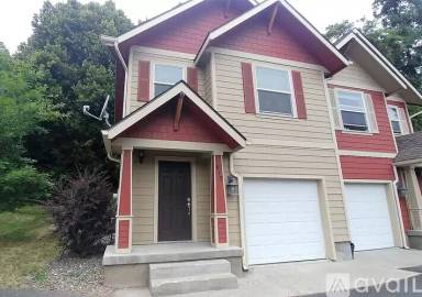 Main picture of 415 SE Spring St