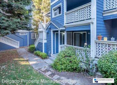 Main picture of 131 Sea Crest Cir