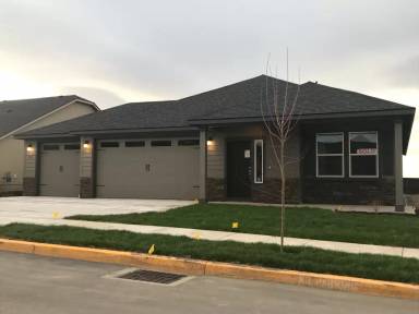 Main picture of 2498 NW Hemlock Way