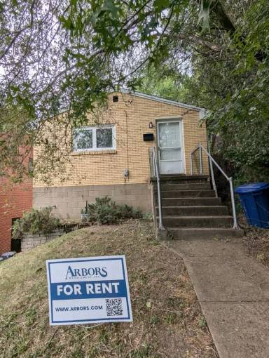 Main picture of 2639 Maple Ave