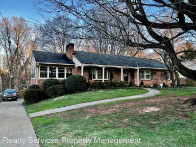 Main picture of 812 Sanhill Dr