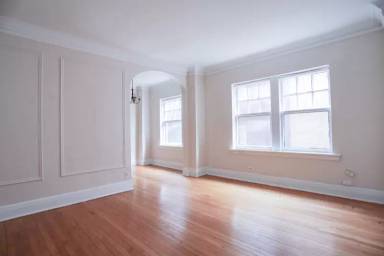 Main picture of 735 W Junior Ter