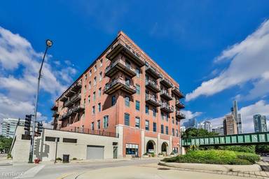 Main picture of 1550 S Indiana Ave