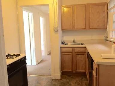 Main picture of 372 S Bouquet St