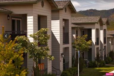 Main picture of 400 N Foothill Dr