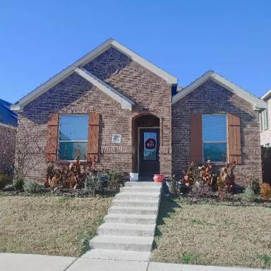 Main picture of 2926 S Griffin Ln