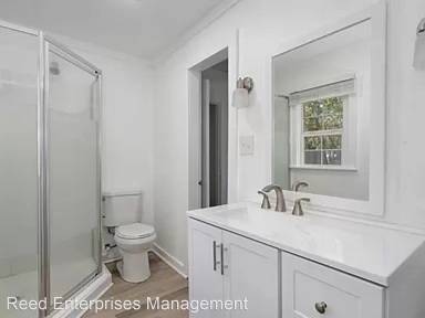 Main picture of 1131 W Pacific St