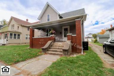 Main picture of 302 S Walsh St