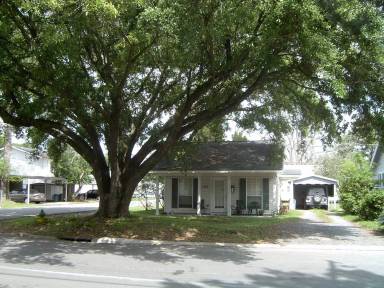 Main picture of 102 Saint Michael St