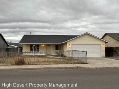 Main picture of 2125 NE Yellowpine Rd