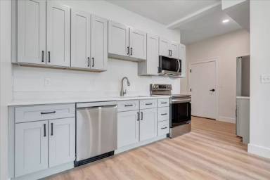 Main picture of 528 E Cleveland Ave