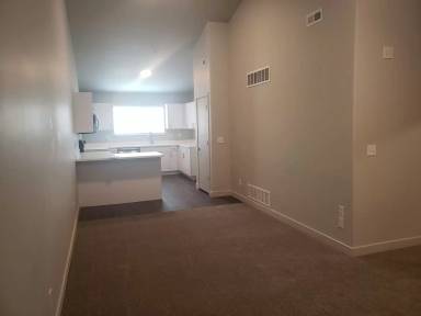 Main picture of 572 S 100 W