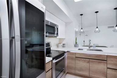 Main picture of Devonaire Condos
