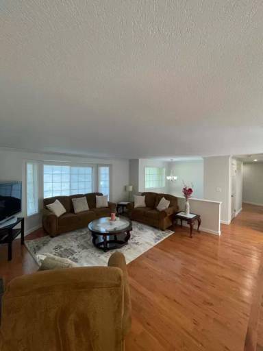 Main picture of 1223 N 166th Ct
