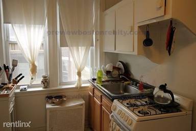 Main picture of 1687 Commonwealth Ave